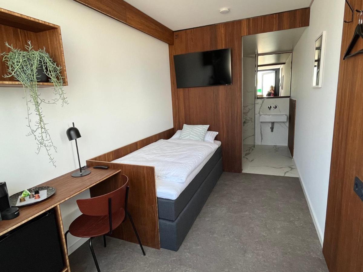 Tin Inn - Hueckelhoven - Das Hotel Aus Hochwertig Ausgebauten Ueberseecontainern Kültér fotó