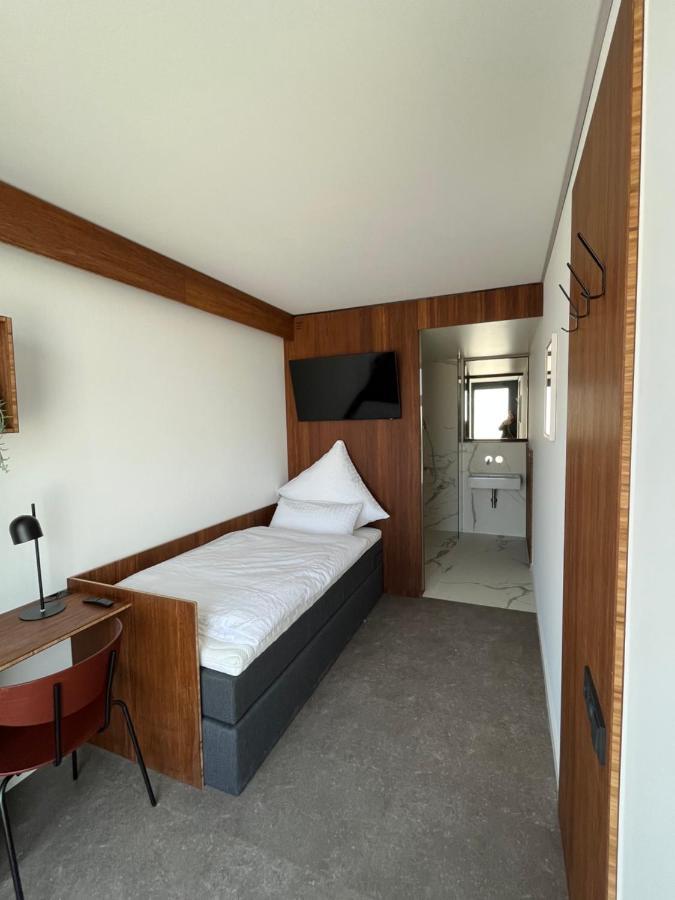 Tin Inn - Hueckelhoven - Das Hotel Aus Hochwertig Ausgebauten Ueberseecontainern Kültér fotó