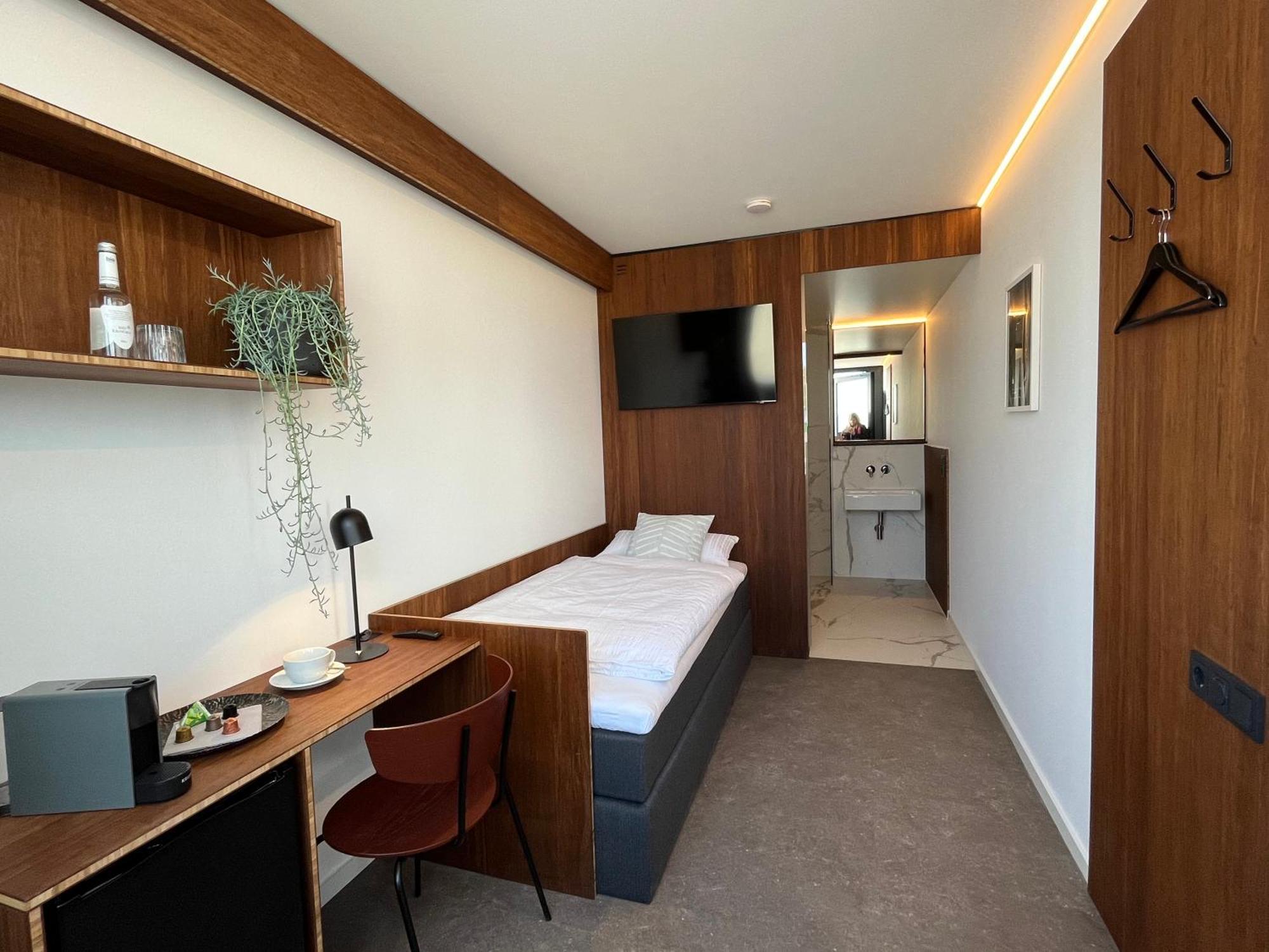 Tin Inn - Hueckelhoven - Das Hotel Aus Hochwertig Ausgebauten Ueberseecontainern Kültér fotó